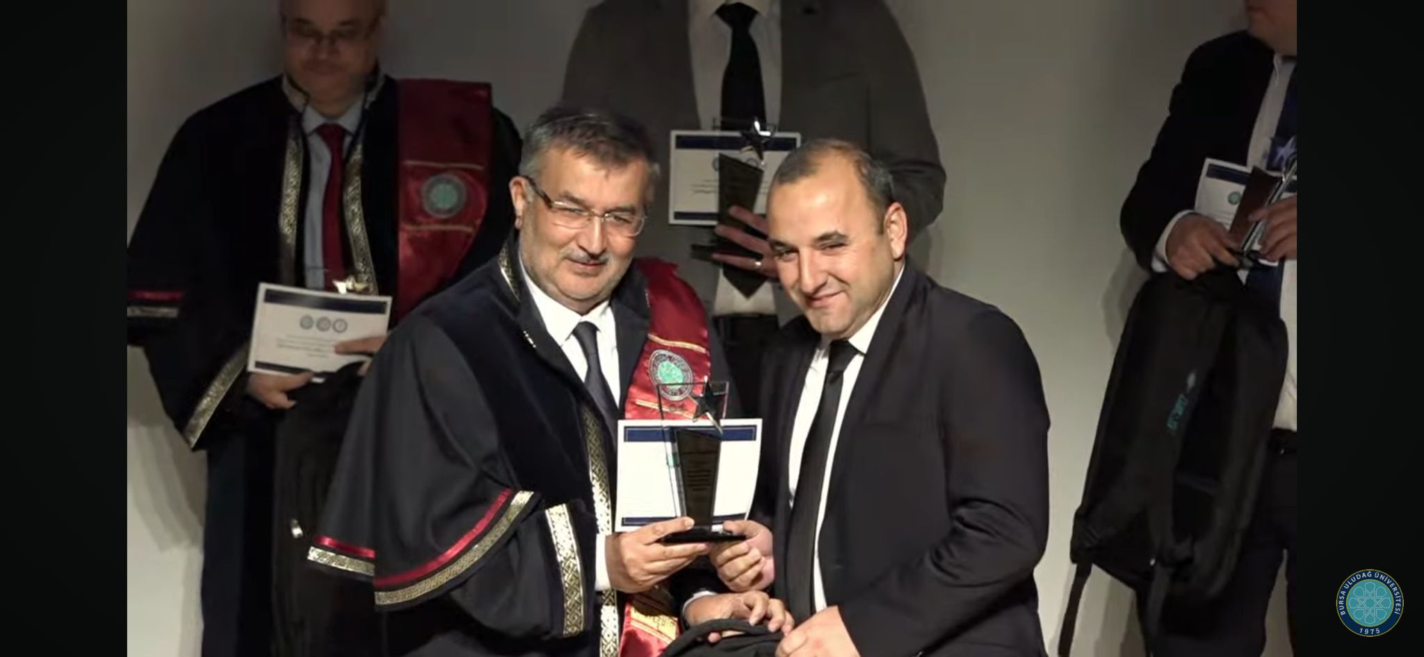  WhatsApp Image 2025-11-26 at 21.24.48 (1)